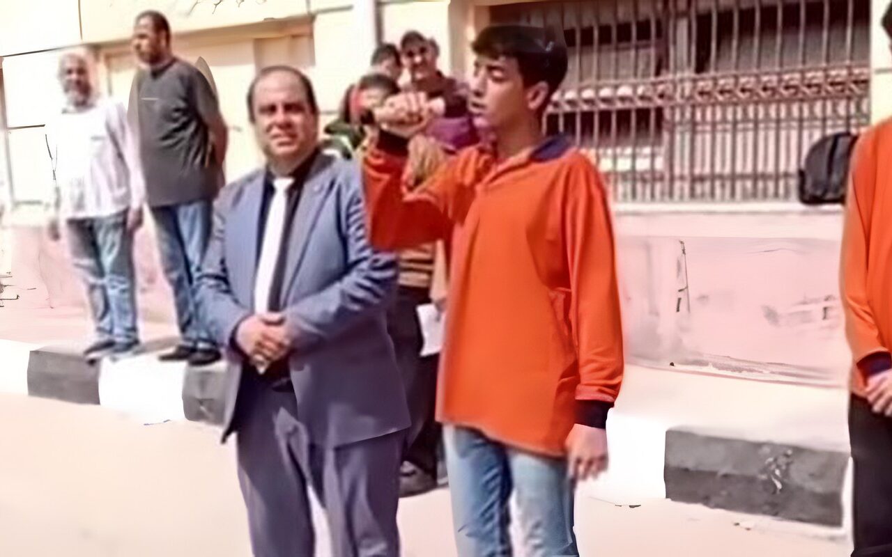أغاني وطنية.. طلاب صلاح سالم الثانوية يقدمون عرضًا غنائيًا يخطف الأنظار في احتفالات أكتوبر