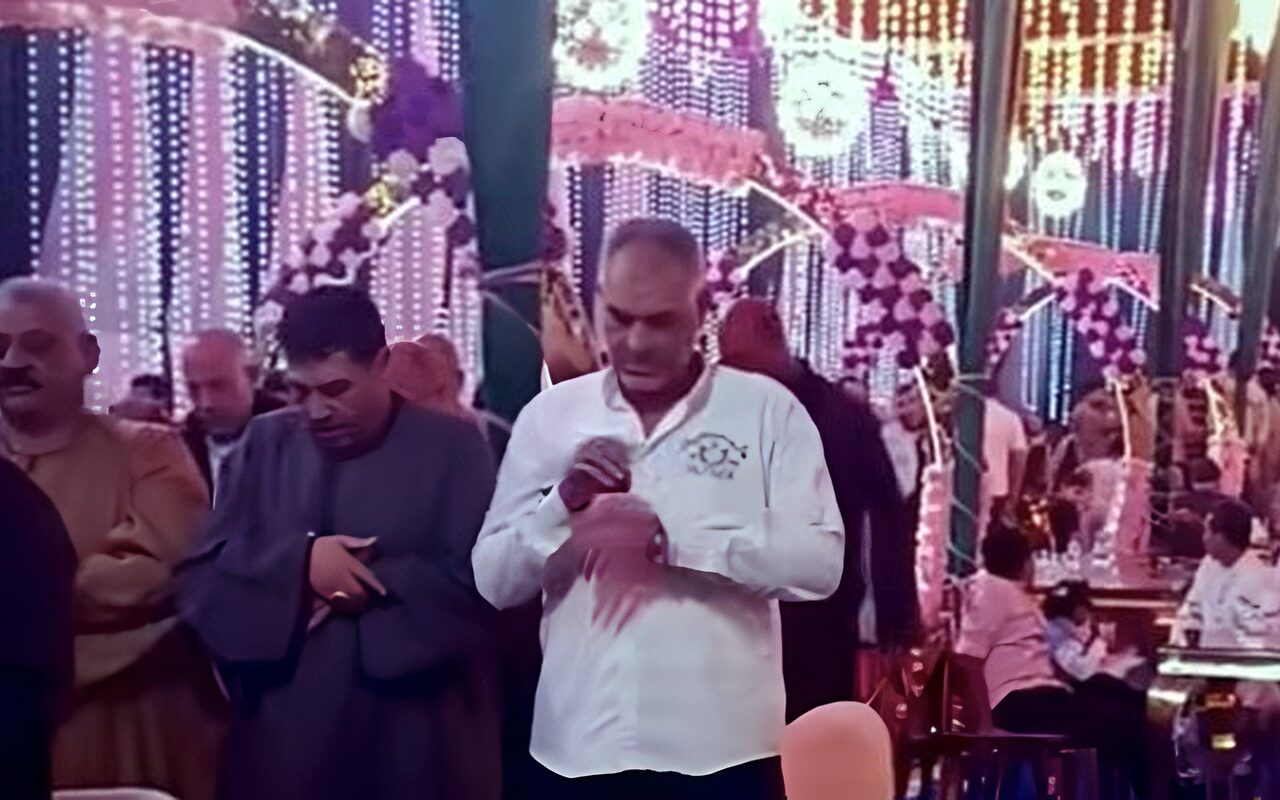 تركوا الفرح واتجهوا للصلاة.. فيديو متداول يشعل تفاعل رواد السوشيال
