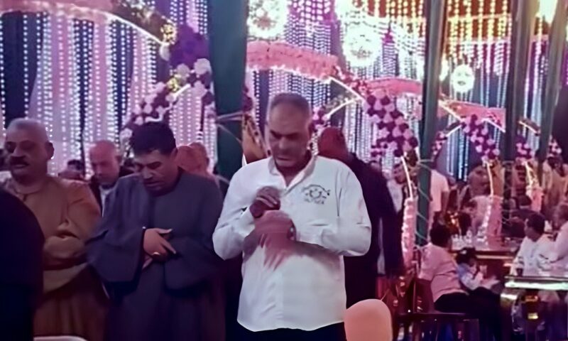تركوا الفرح واتجهوا للصلاة.. فيديو متداول يشعل تفاعل رواد السوشيال
