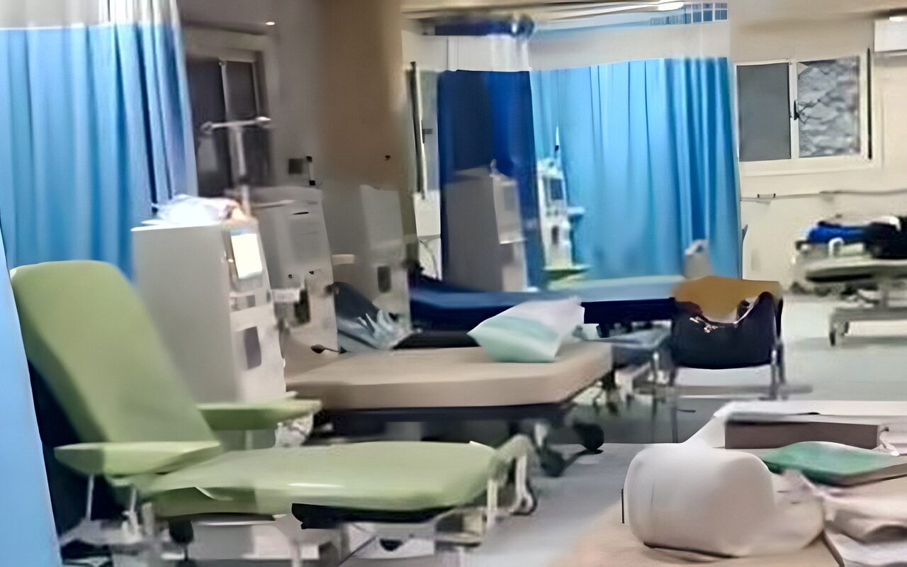 عمي تعبان ومش لاقي حد.. مواطن يشكو من غياب الأطباء في قسم الغسيل الكلوي بمستشفى قنا