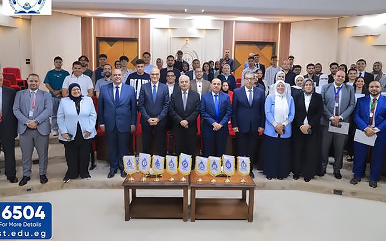 جامعة الريادة تحتفي بطلابها المتميزين بعد تجارب تدريبية دولية بالصين واليابان