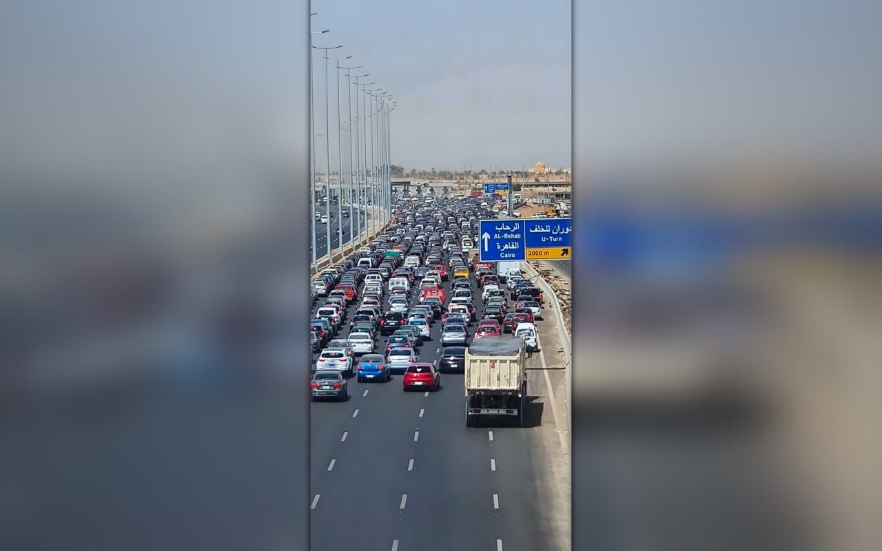 لرواد التجمع ومدينة نصر.. غلق كلي لكوبرى طريق السويس وتحويلات مرورية بديلة