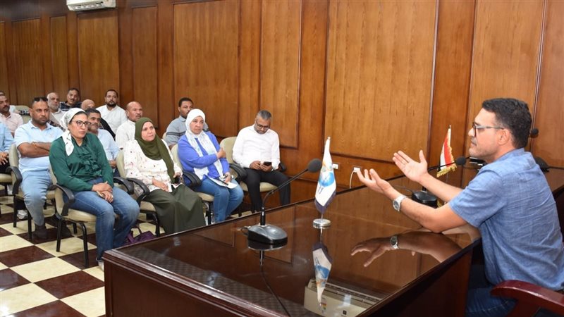 فودة يلتقي مقاولي مياه القليوبية لبحث المعوقات والالتزام بالجداول الزمنية للمشروعات