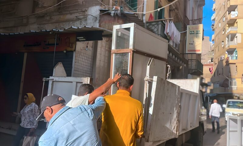محافظ الإسكندرية: إزالة 620 حالة إشغال في حملات ميدانية بأحياء وسط وشرق والعجمي والجمرك