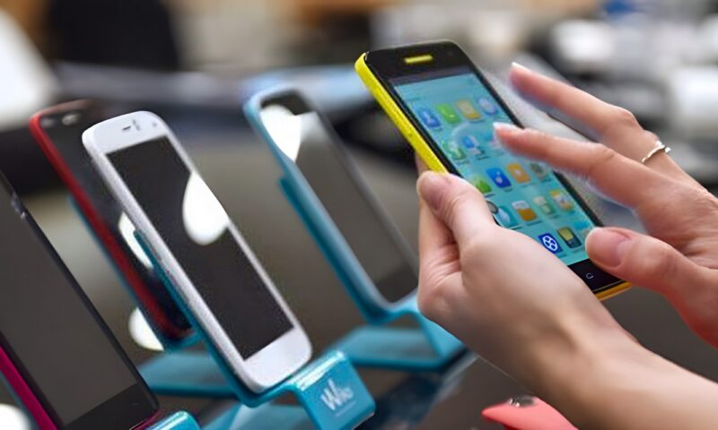 أسعار الهواتف تقفز 55% منذ بداية العام.. شعبة المحمول تكشف أسباب الزيادة