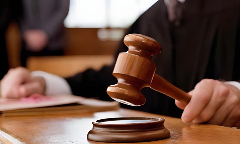 انتحل صفة فتاة على فيسبوك.. وهذه عقوبة المتهم طبقا للقانون