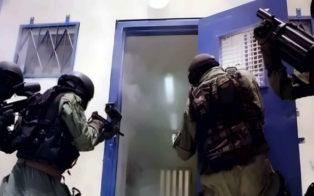 الأسرى الفلسطينيون في سجون الاحتلال: ثلاث سنوات من القمع