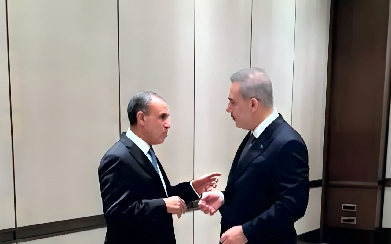 وزير الخارجية يناقش مع نظيره التركي العلاقات الثنائية والتطورات في المنطقة