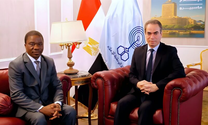 سفير كوت ديفوار بالقاهرة يزور استديو نجيب محفوظ بماسبيرو