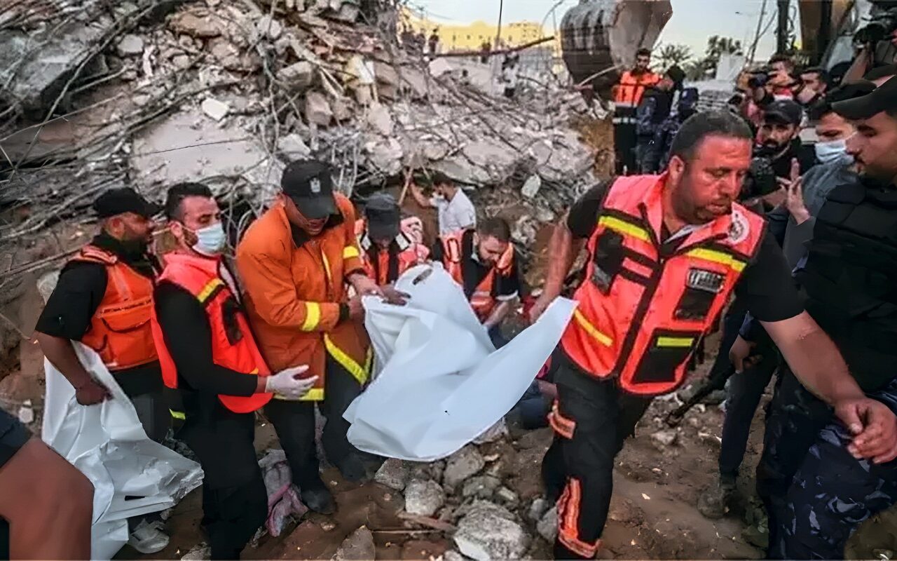 استشهاد وإصابة 32 فلسطيني بنيران قوات الاحتلال في غزة