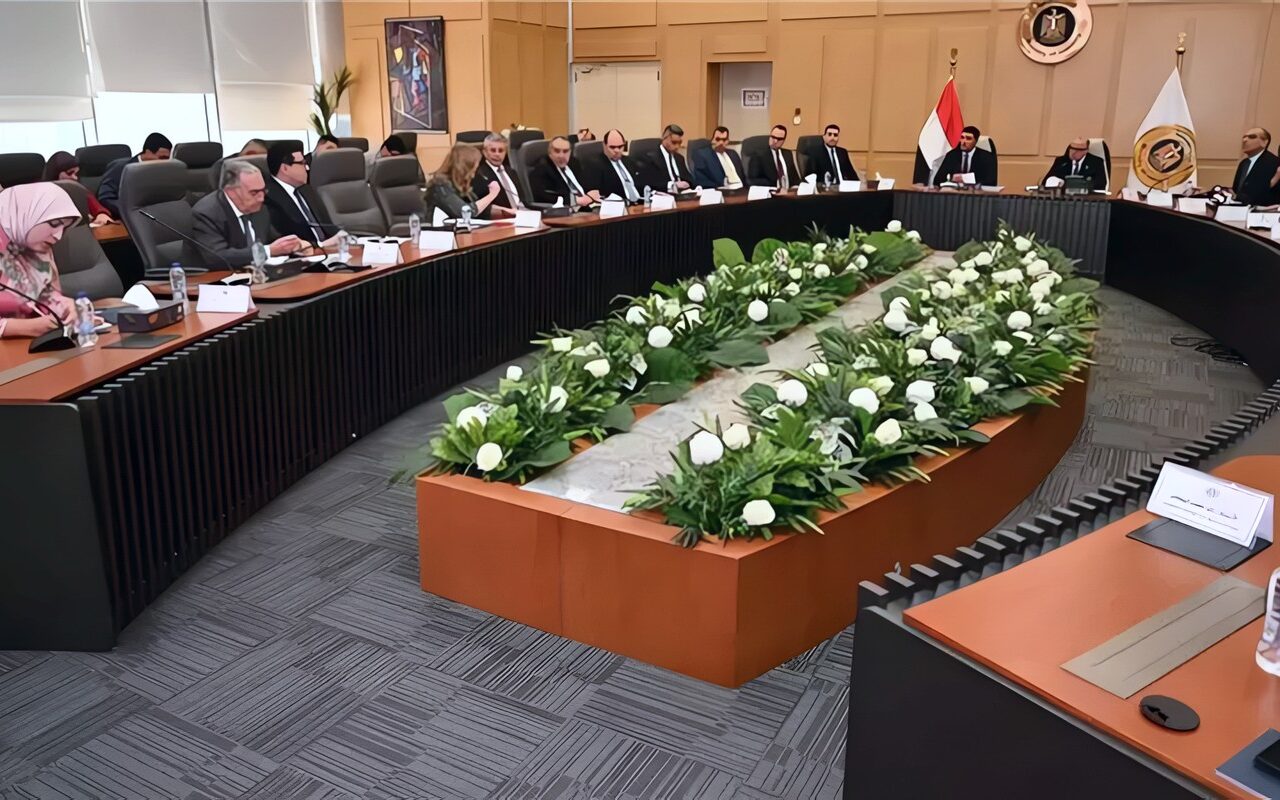 وزير الصناعة: طرح رخص جديدة لإنتاج البيليت بتيسيرات في الأسعار والسداد