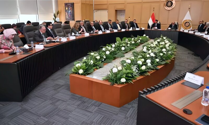وزير الصناعة: طرح رخص جديدة لإنتاج البيليت بتيسيرات في الأسعار والسداد
