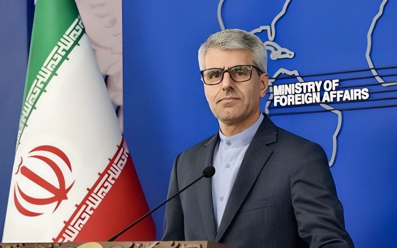 إيران تتحدى واشنطن: أي هجوم أمريكي سيُقابل برد مماثل أو أقوى