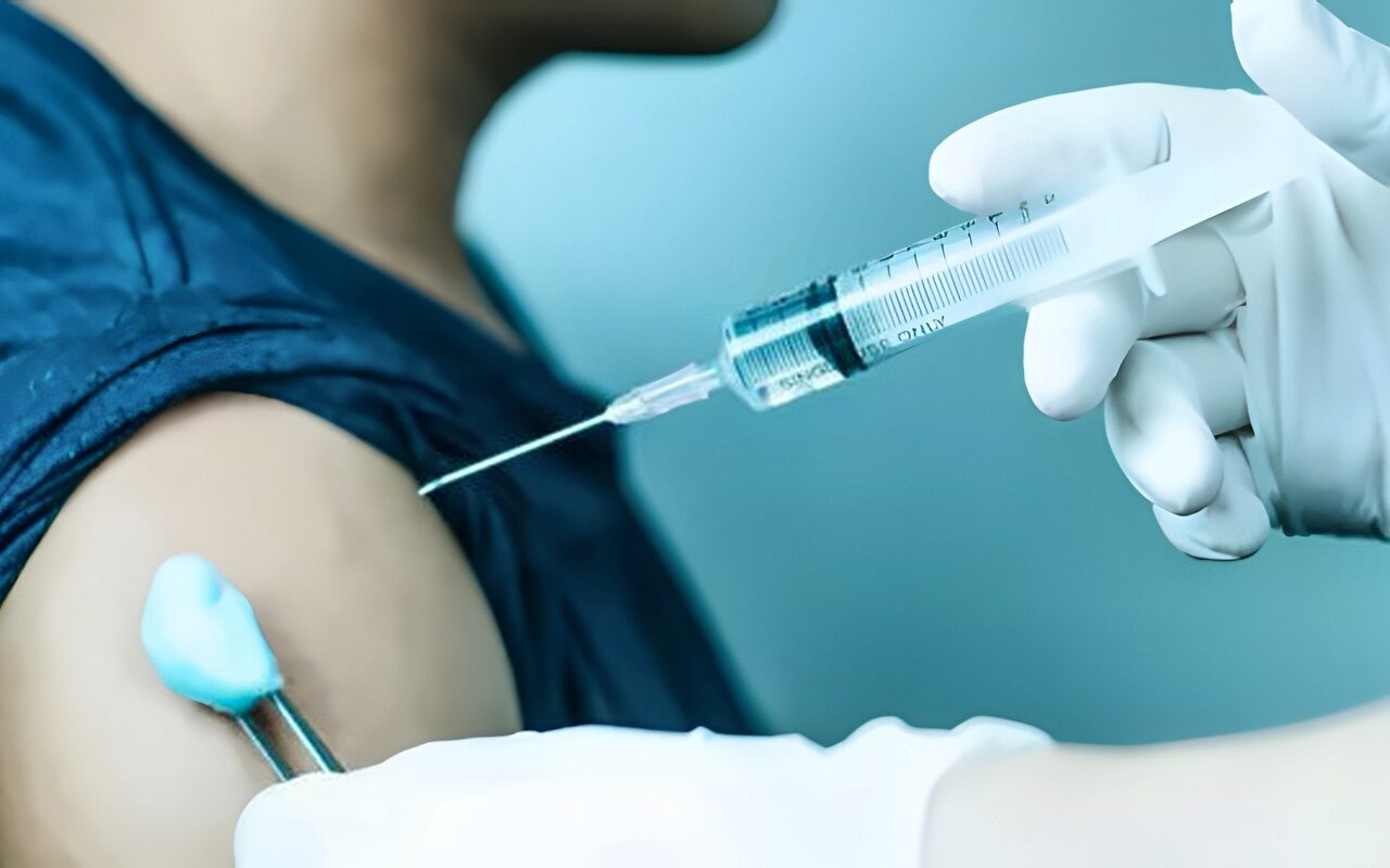 هل يحتاج طفلك إلى جرعتين من تطعيم الإنفلونزا؟.. فاكسيرا توضح