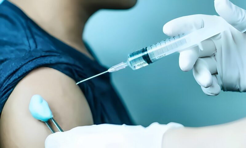 هل يحتاج طفلك إلى جرعتين من تطعيم الإنفلونزا؟.. فاكسيرا توضح