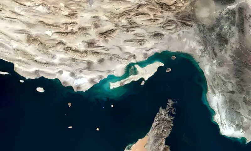 إيران: هجوم يستهدف ناقلة نفط مغادرة من سلطنة عُمان في مضيق هرمز