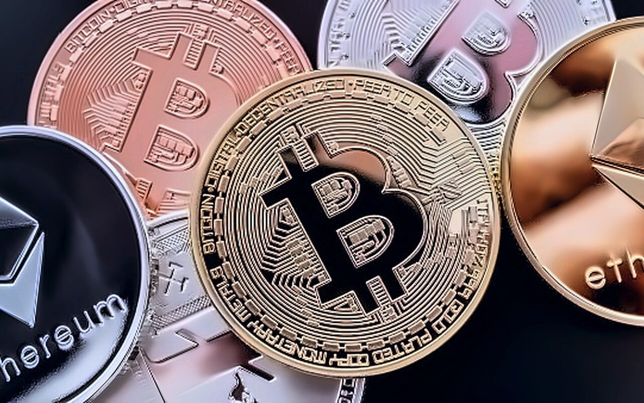 “بيتكوين” تتماسك قرب 85 ألف دولار بدعم تطور تنظيمي جديد