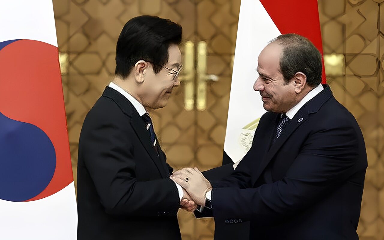 الرئيس السيسي: نأمل في إقامة منطقة صناعية كورية جنوبية في مصر