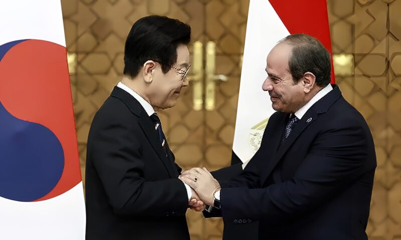 الرئيس السيسي: نأمل في إقامة منطقة صناعية كورية جنوبية في مصر