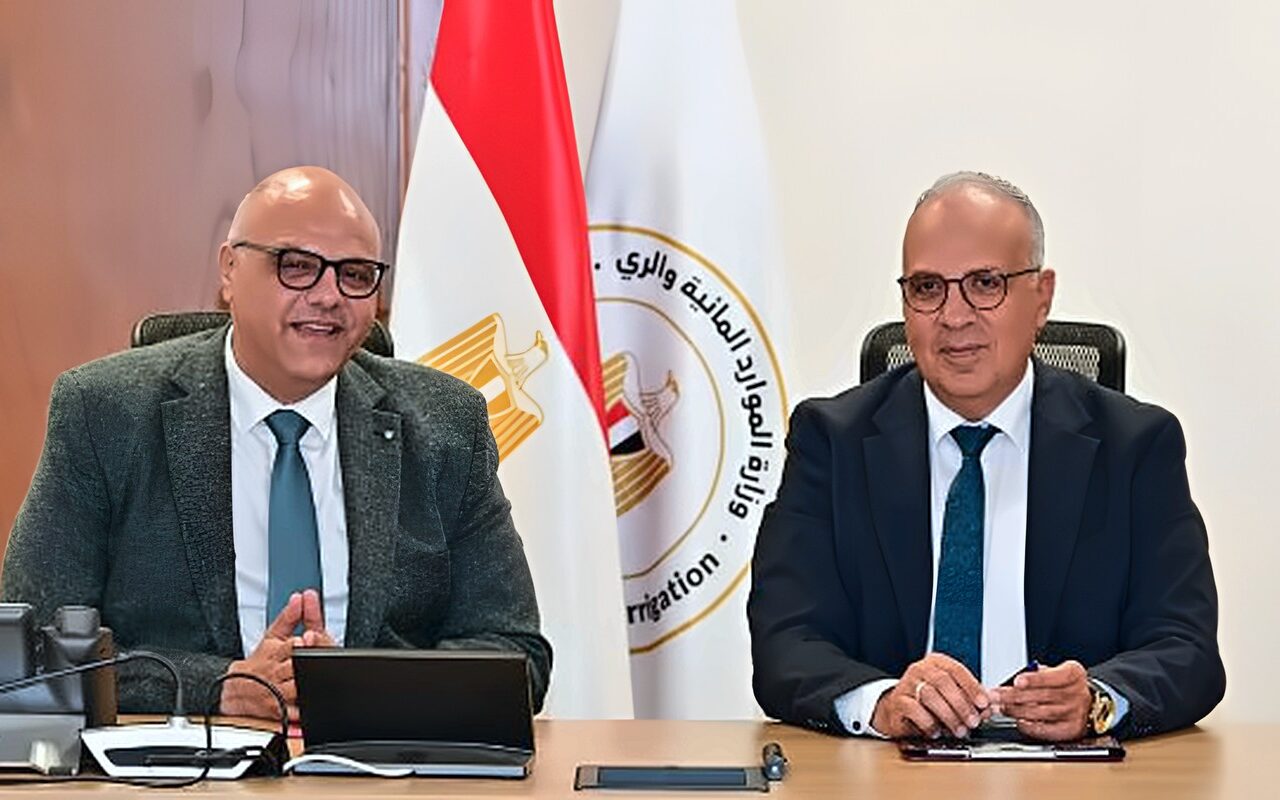 وزير الري يبحث مع محافظ الإسكندرية موقف الأعمال الجارية والمستقبلية لحماية الشواطئ بنطاق المحافظة