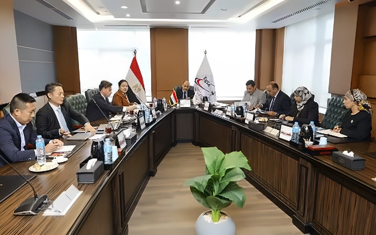 وكالة الفضاء المصرية تبحث تعزيز التعاون مع منظمة التعاون الفضائي لآسيا والمحيط الهادئ
