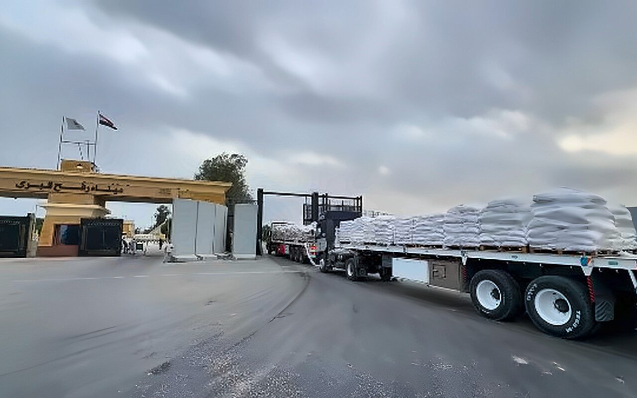 الهلال الأحمر: قافلة “زاد العزة” الـ 292 تتضمن أكثر من 3100 طن مساعدات لدعم الأشقاء الفلسطينيين