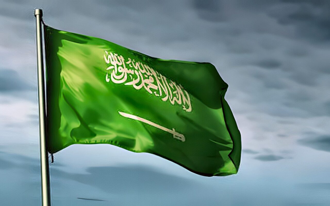 خبير بالشأن الآسيوي: استهداف المنشآت المدنية بالسعودية جريمة.. وواشنطن تواجه حسابات معقدة