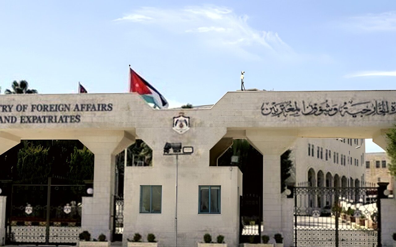 الأردن يدين الاعتداء الحوثي على مطار الملك خالد الدولي.. ويؤكد تضامنه مع السعودية