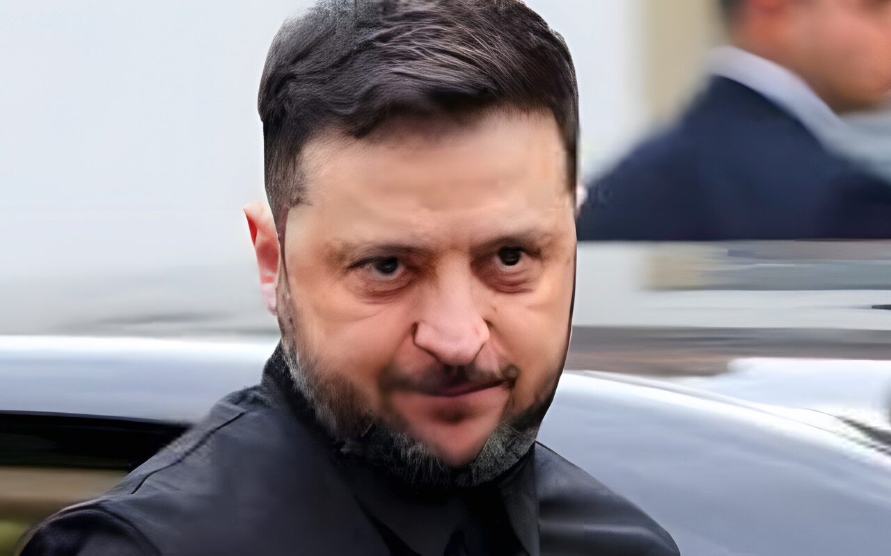 زيلينسكي: إدارة ترامب حذرت من أنها قد توقف تبادل المعلومات الاستخباراتية معنا ما لم تتوقف كييف عن استهداف مصافي النفط الروسية