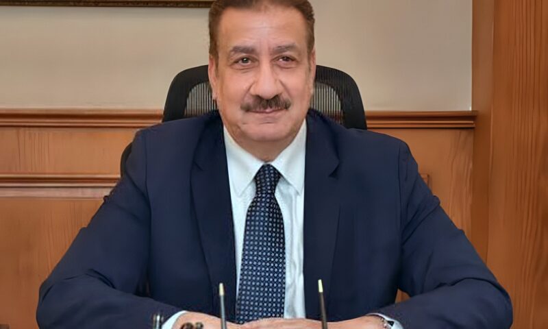 محافظ بورسعيد يبحث تطوير مكتبات الأحياء وتجهيز فرع جديد لمكتبة مصر العامة