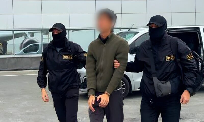 اليابان تطالب روسيا بتوضيحات بشأن احتجاز صحفي ياباني وتدعو إلى معاملته بإنصاف