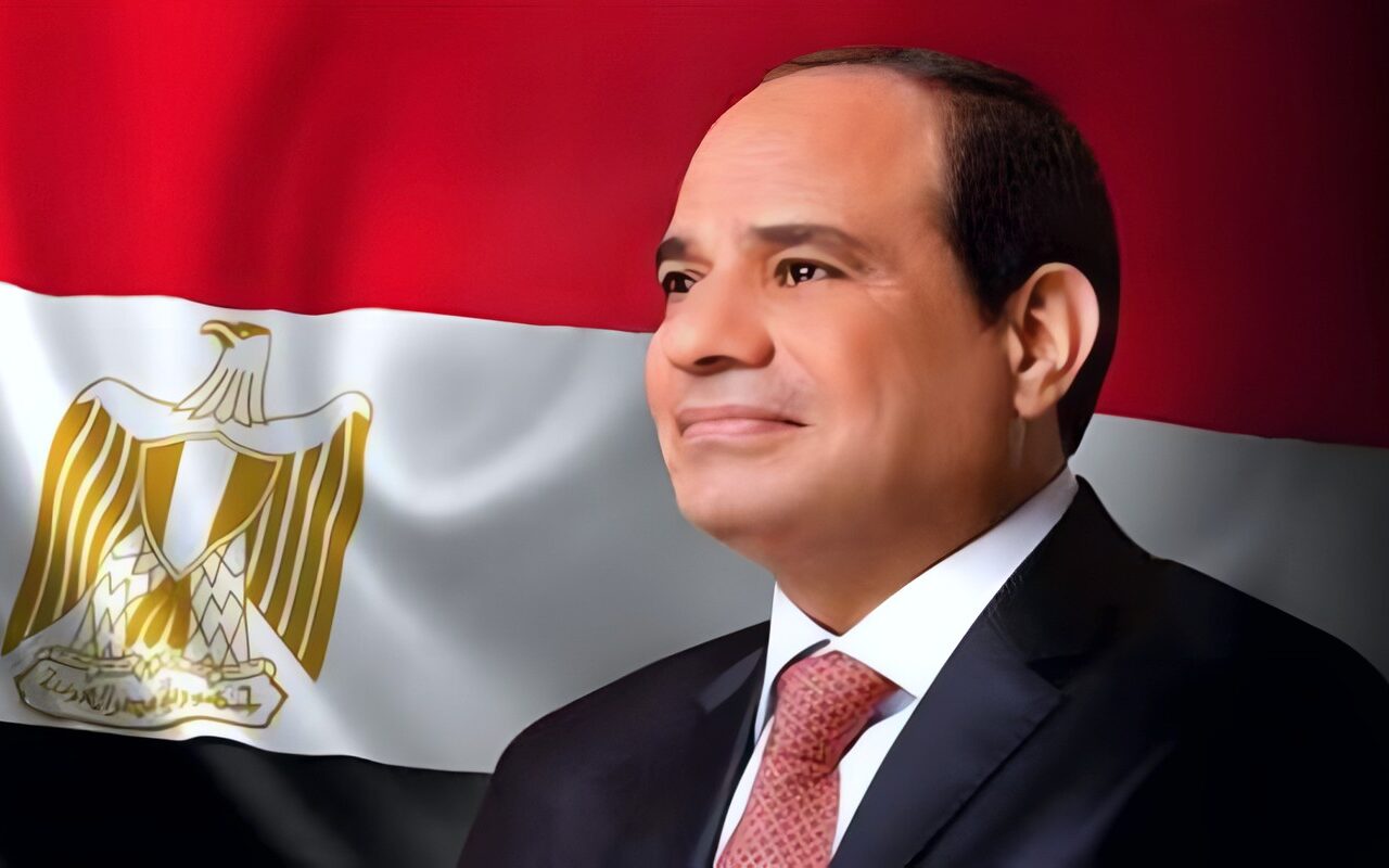 الرئيس السيسي: القوات المسلحة ووزارة الداخلية هما جناحي أمن الدولة
