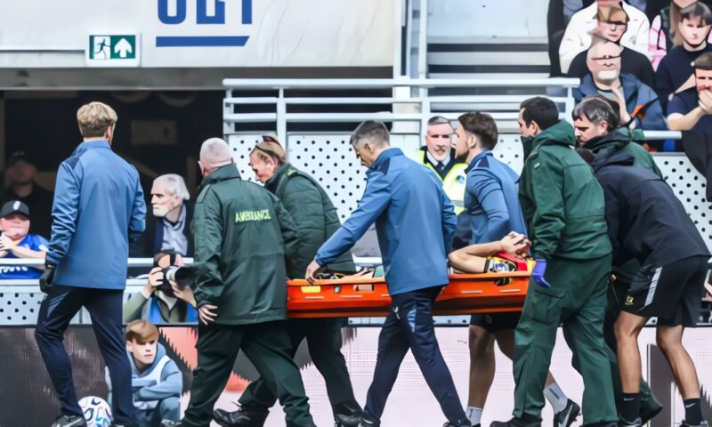 مارتينيز يطمئن جماهير تشيلسي عقب إصابته الخطيرة في مباراة إيفرتون بالدوري الإنجليزي