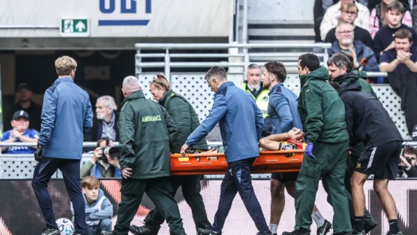 مارتينيز يطمئن جماهير تشيلسي عقب إصابته الخطيرة في مباراة إيفرتون بالدوري الإنجليزي