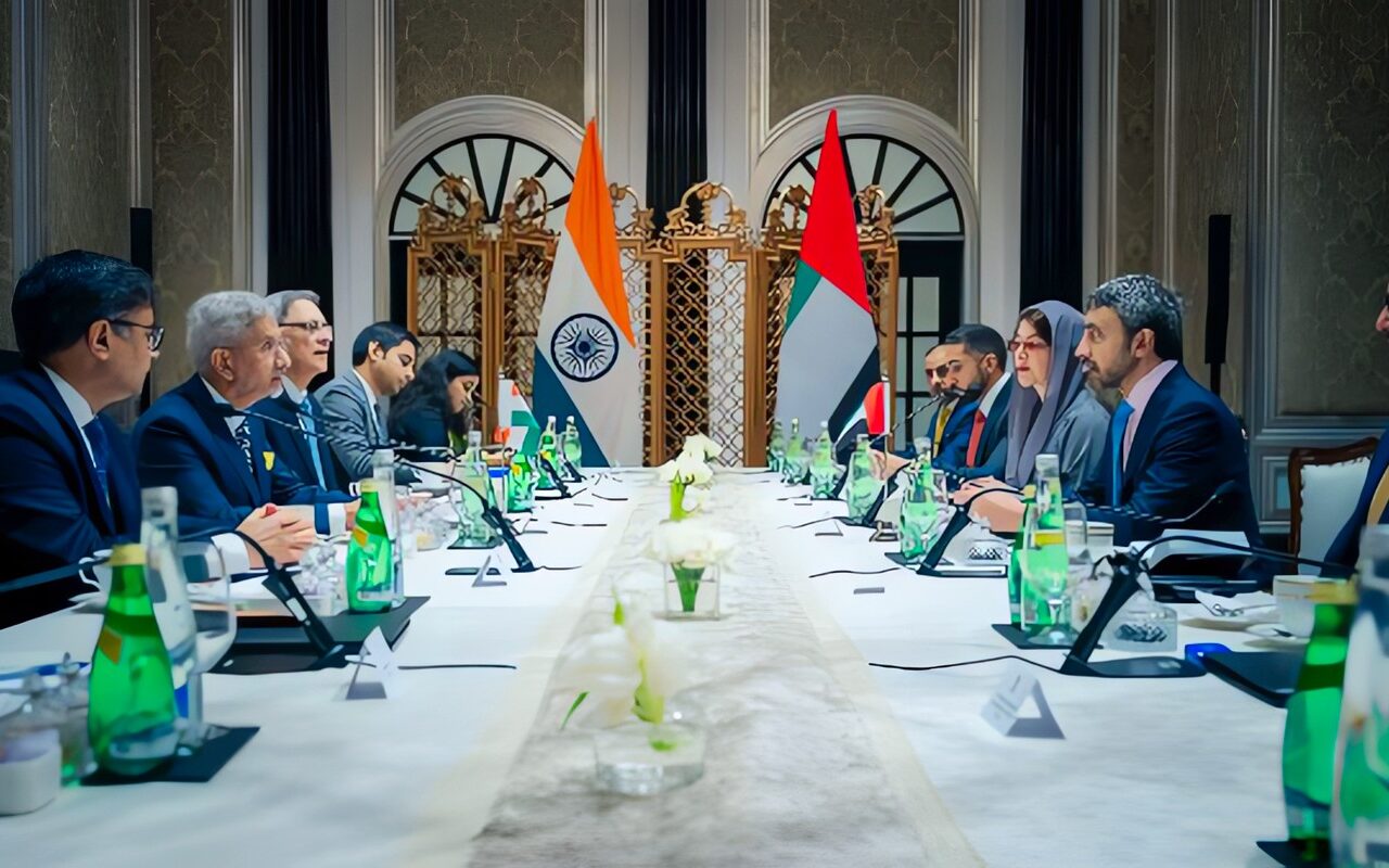 وزيرا خارجية الإمارات والهند يبحثان مجمل الأوضاع الإقليمية والدولية