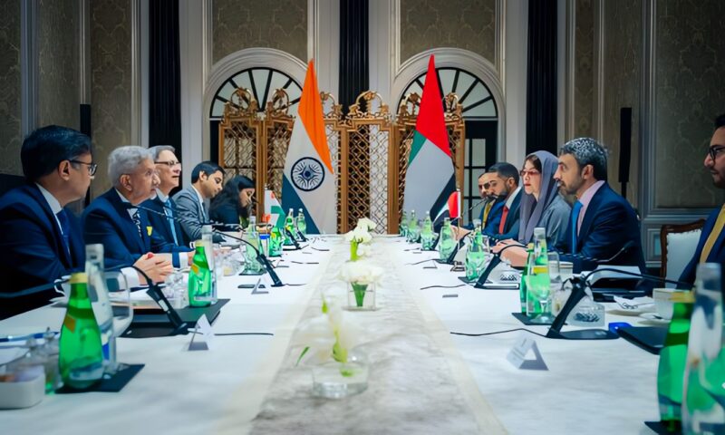 وزيرا خارجية الإمارات والهند يبحثان مجمل الأوضاع الإقليمية والدولية