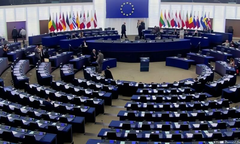 البرلمان الأوروبي يعتمد خطة عمل لتطوير شبكة للقطارات فائقة السرعة وتعزيز التماسك الإقليمي