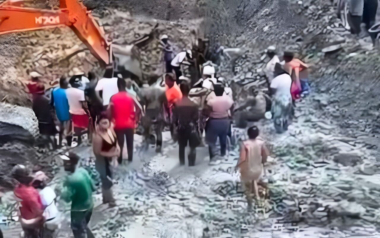 مصرع وإصابة 21 عاملا إثر انهيار منجم للذهب في كولومبيا
