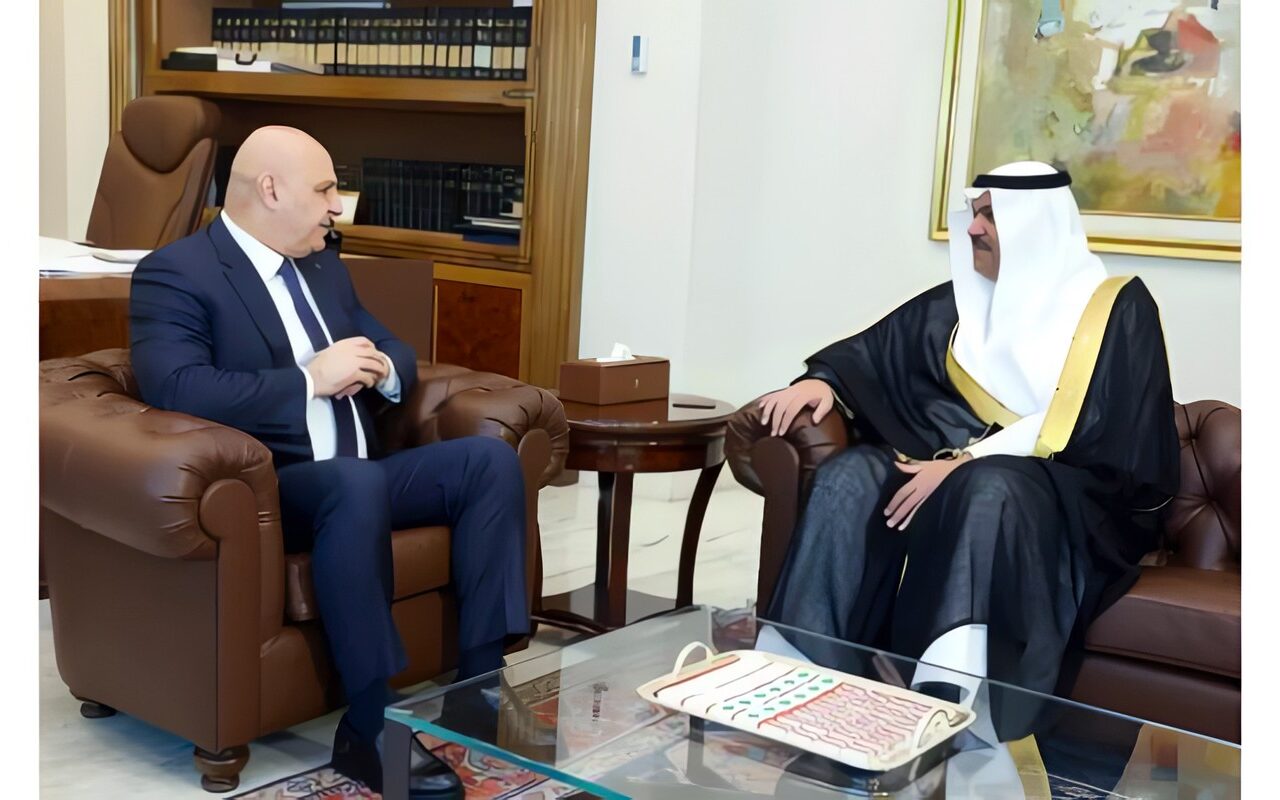 الرئيس عون يبحث مع السفير السعودي تعزيز العلاقات الثنائية