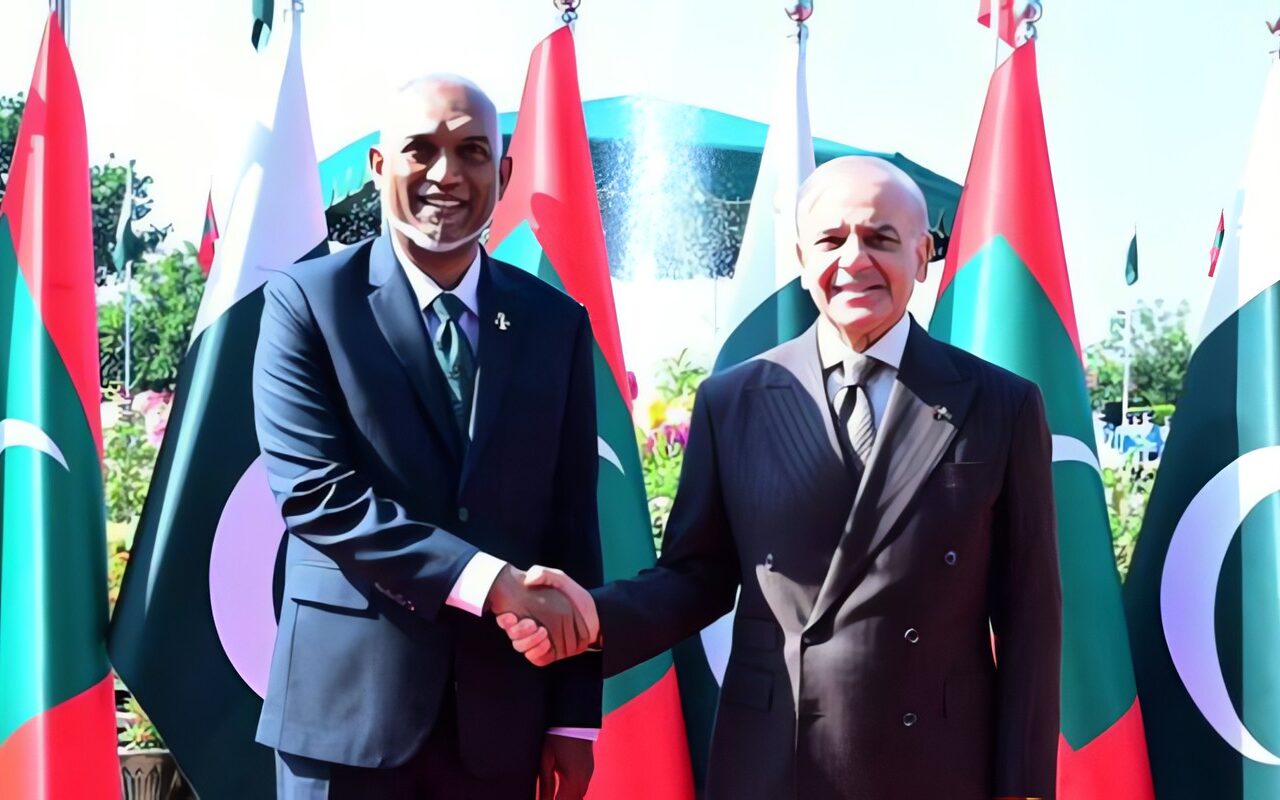 باكستان وجزر المالديف تتعهدان بزيادة حجم التبادل التجاري إلى 200 مليون دولار في غضون عامين