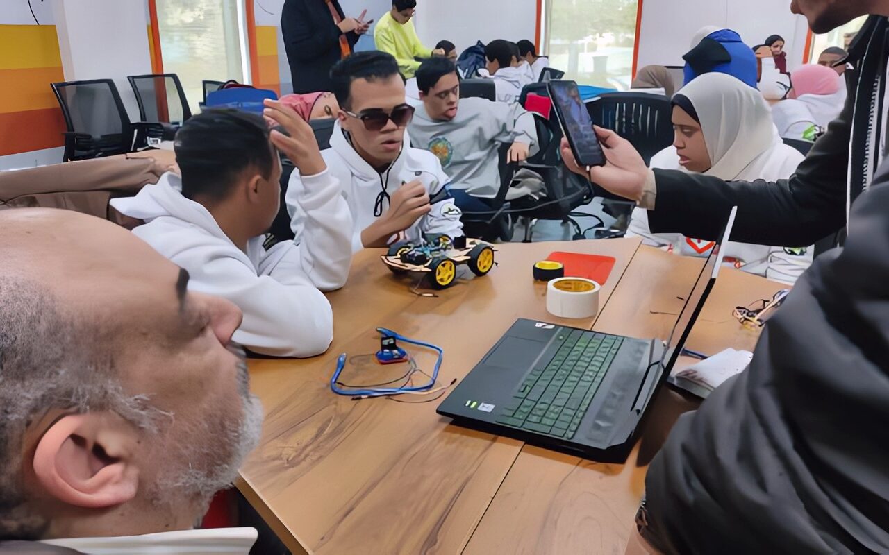 رئيس جامعة الإسكندرية: الجامعة تولي اهتمامًا كبيرًا بدعم وتمكين الطلاب ذوي الإعاقة
