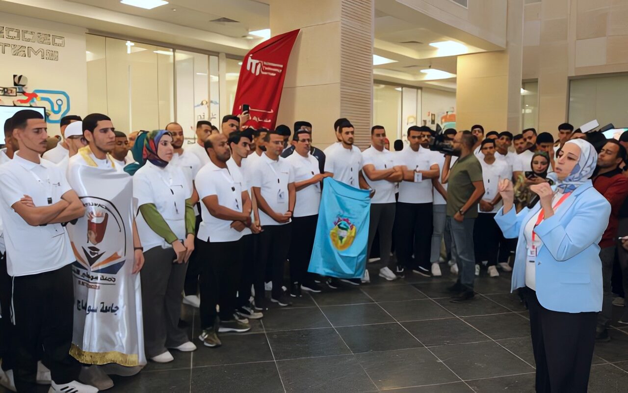 طلاب الجامعات المصرية يزورون مؤسسات تكنولوجية ووطنية ويبحثون مع وزيري التخطيط والاستثمار مستقبل سوق العمل
