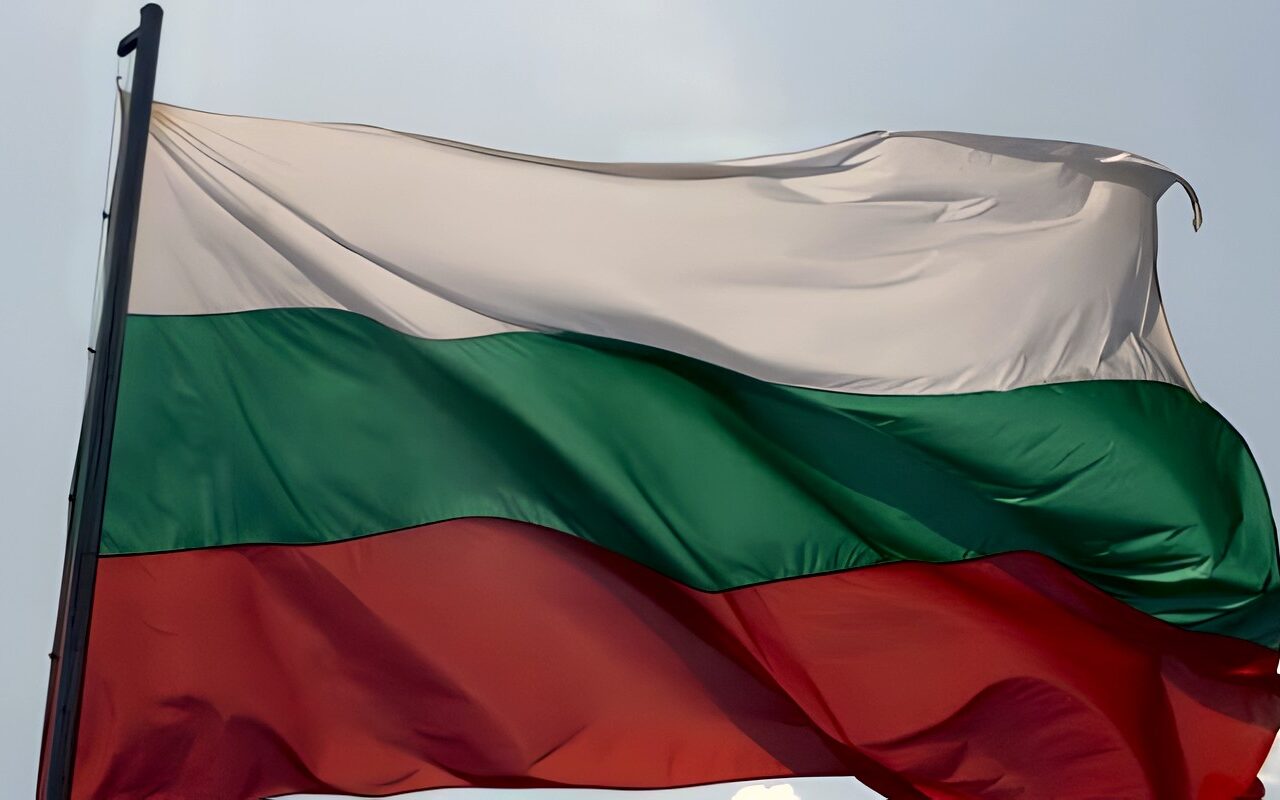 بلغاريا تبدأ التصويت لانتخاب الرئيس السابع بمشاركة 6.59 مليون ناخب