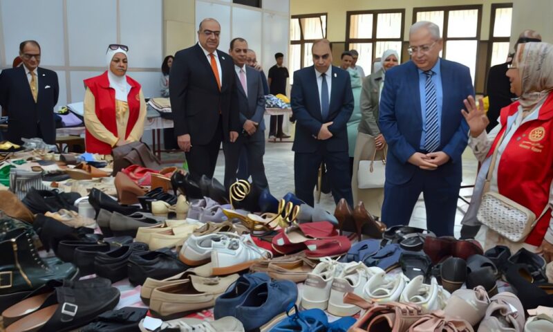 جامعة العاصمة تفتتح المعرض الخيري السنوي لكلية الصيدلة بالتعاون مع نادي روتاري طيبة