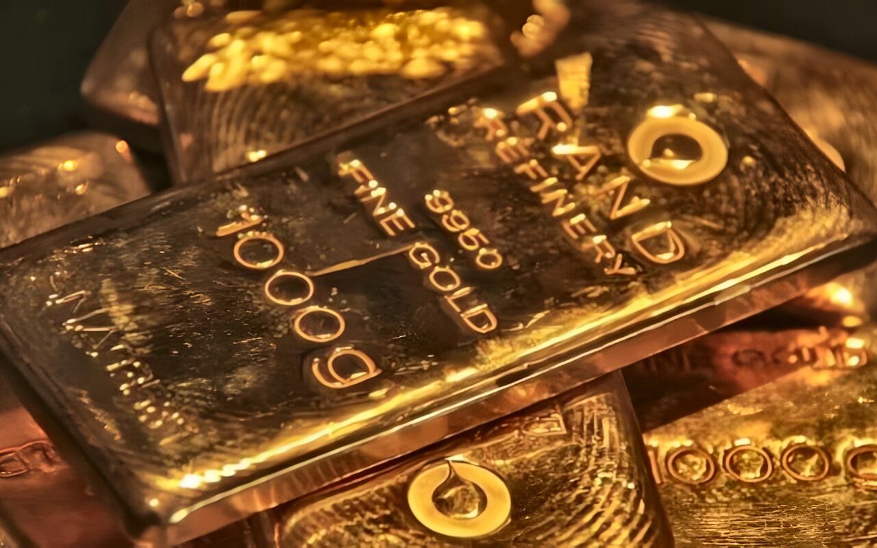 الذهب يتراجع مع صعود الدولار وترقب قرار الفيدرالي الأمريكي بشأن الفائدة