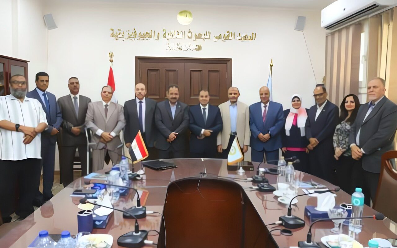 معهد البحوث الفلكية وجامعة قنا يتعاونان لتعزيز البحث العلمي وتأهيل الكوادر