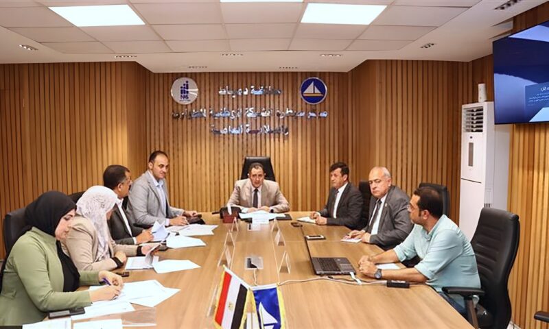 ​بحث مشاريع الأبنية التعليمية ورفع كفاءة المدارس بمراكز دمياط