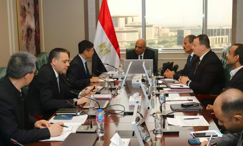 وزير الكهرباء: مستمرون في تطوير وتحديث الشبكة القومية