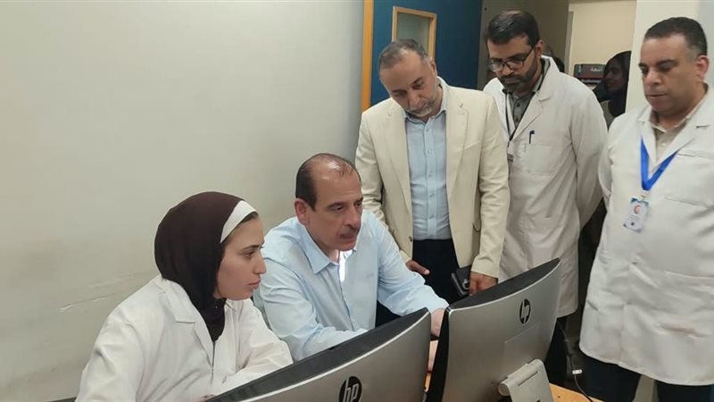 نائب وزير الصحة يتفقد مستشفيات شمال سيناء، توجيهات بإصلاح الأجهزة المعطلة وضبط حضور الأطقم الطبية
