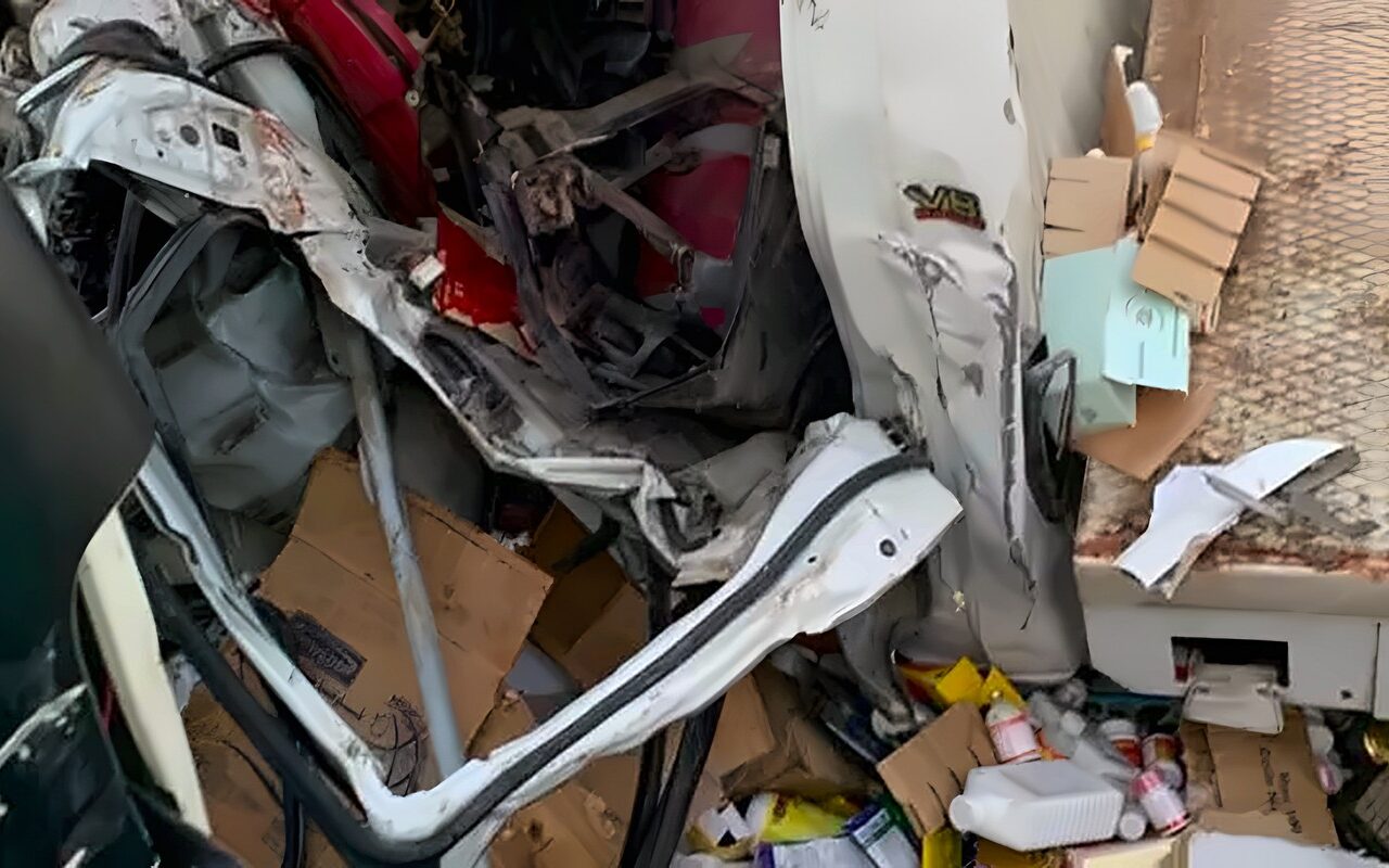 ارتفاع حصيلة حادث كوبري قها بالقليوبية إلى 5 وفيات و12 مصابًا في تصادم سيارة أجرة وربع نقل